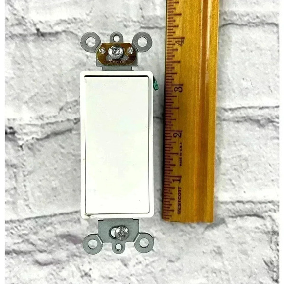 2 PACK Leviton Decora Plus Rocker White Light Switch NEW - Picture 4 of 6